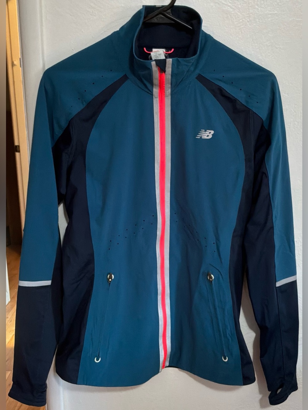#90 New Balance Dry Fast-Drying Women’s Precision Run Jacket Size M